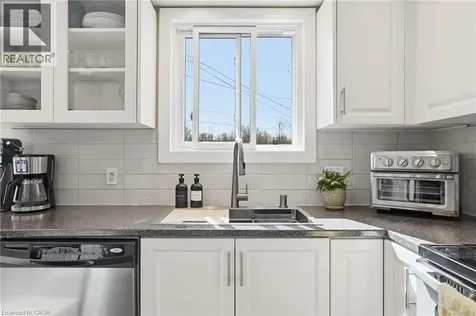 282 Roach Avenue Welland ON L3C 2W4