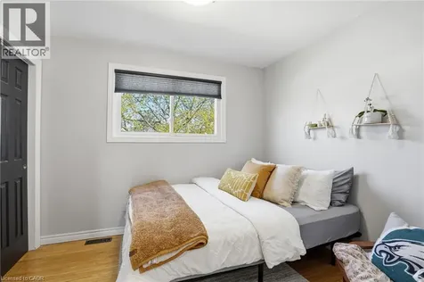 282 Roach Avenue Welland ON L3C 2W4