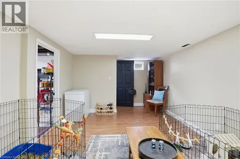 282 Roach Avenue Welland ON L3C 2W4
