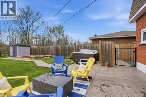 282 Roach Avenue Welland ON L3C 2W4