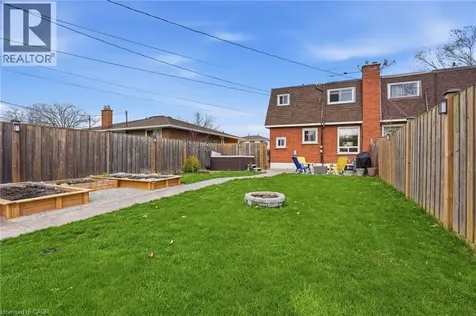282 Roach Avenue Welland ON L3C 2W4
