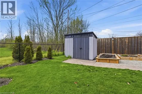 282 Roach Avenue Welland ON L3C 2W4