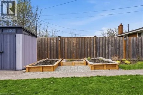 282 Roach Avenue Welland ON L3C 2W4
