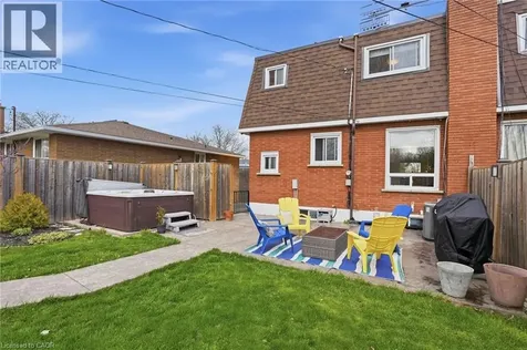 282 Roach Avenue Welland ON L3C 2W4