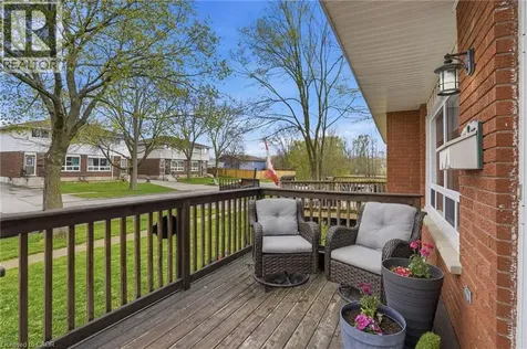 282 Roach Avenue Welland ON L3C 2W4