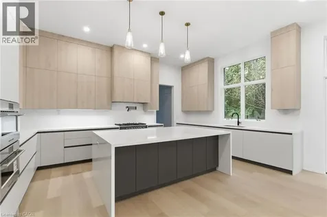 135 Secord Lane Burlington ON L7L 2H6