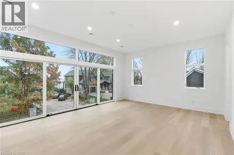 135 Secord Lane Burlington ON L7L 2H6