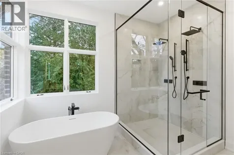 135 Secord Lane Burlington ON L7L 2H6