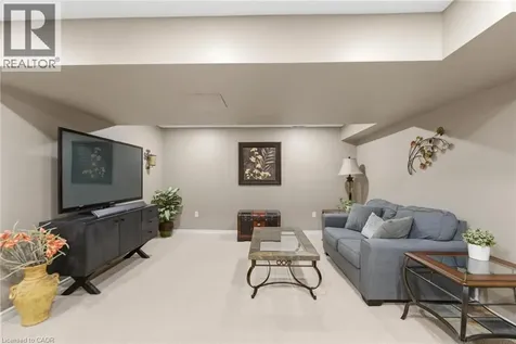 6 Chestnut Drive Grimsby ON L3M 0C4