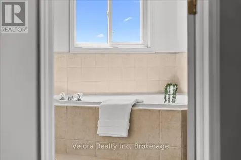 234 Deercroft Avenue Ottawa ON K2J 5K1