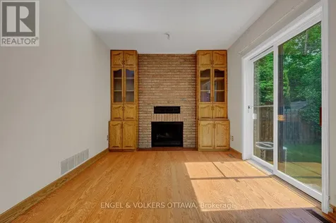 210 Cypress Court Ottawa ON K2H 8Z8