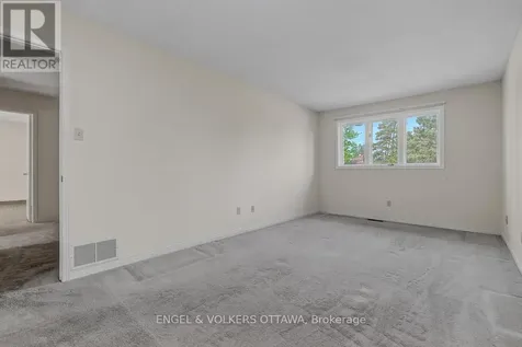 210 Cypress Court Ottawa ON K2H 8Z8