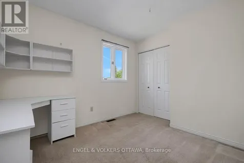 210 Cypress Court Ottawa ON K2H 8Z8