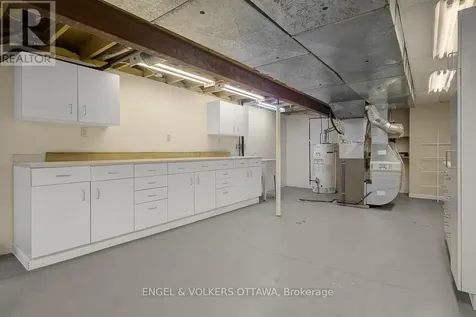 210 Cypress Court Ottawa ON K2H 8Z8