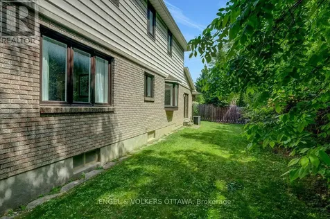 210 Cypress Court Ottawa ON K2H 8Z8