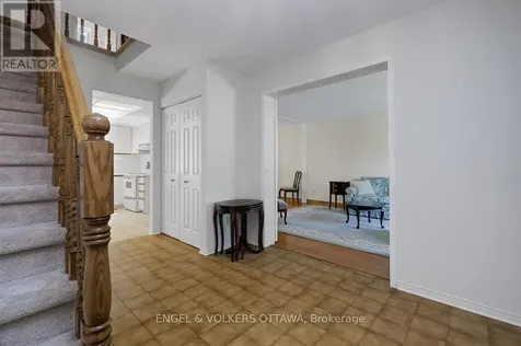 210 Cypress Court Ottawa ON K2H 8Z8