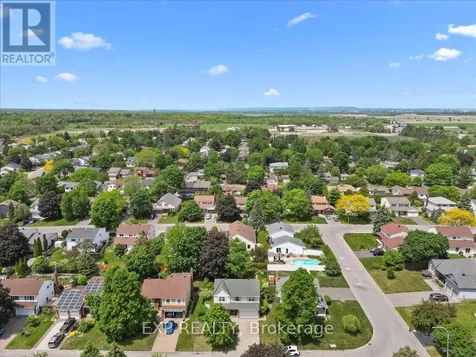 85 Teevens Drive Ottawa ON K2J 2E3