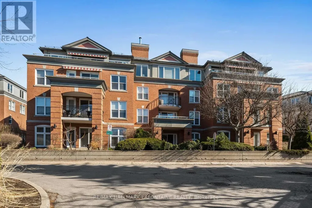 21 Durham Private Ottawa ON K1M 2G1