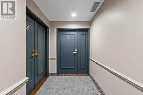 21 Durham Private Ottawa ON K1M 2G1