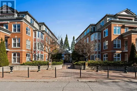 21 Durham Private Ottawa ON K1M 2G1