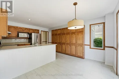 50 Bramble Wood Crescent Ottawa ON K2M 2H4