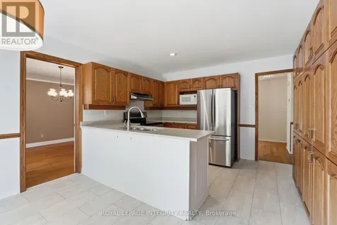 50 Bramble Wood Crescent Ottawa ON K2M 2H4