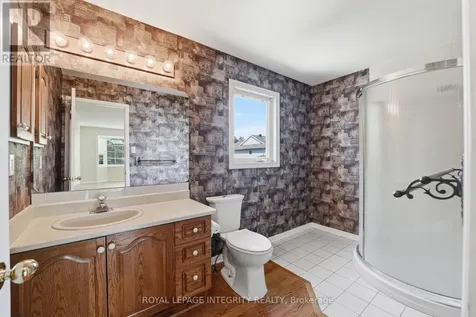 50 Bramble Wood Crescent Ottawa ON K2M 2H4