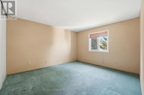 50 Bramble Wood Crescent Ottawa ON K2M 2H4
