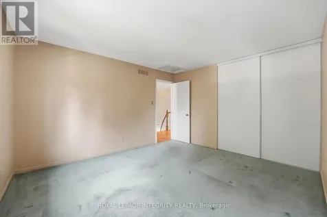 50 Bramble Wood Crescent Ottawa ON K2M 2H4