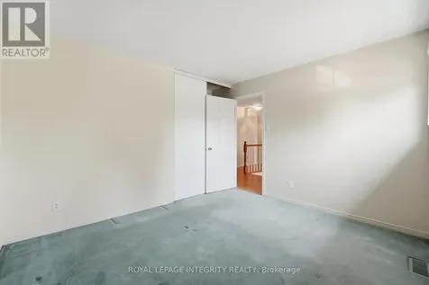 50 Bramble Wood Crescent Ottawa ON K2M 2H4