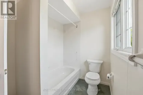 50 Bramble Wood Crescent Ottawa ON K2M 2H4