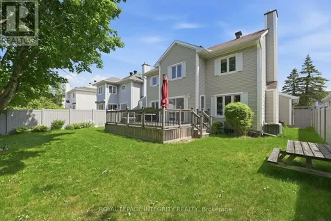 50 Bramble Wood Crescent Ottawa ON K2M 2H4