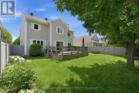 50 Bramble Wood Crescent Ottawa ON K2M 2H4