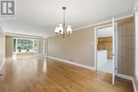 50 Bramble Wood Crescent Ottawa ON K2M 2H4