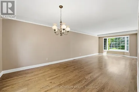 50 Bramble Wood Crescent Ottawa ON K2M 2H4