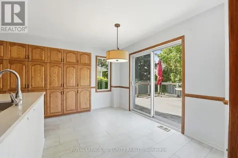50 Bramble Wood Crescent Ottawa ON K2M 2H4