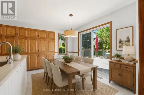 50 Bramble Wood Crescent Ottawa ON K2M 2H4