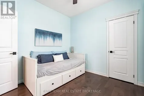 9 Broadpoint Street Wasaga Beach ON L9Z 3B8