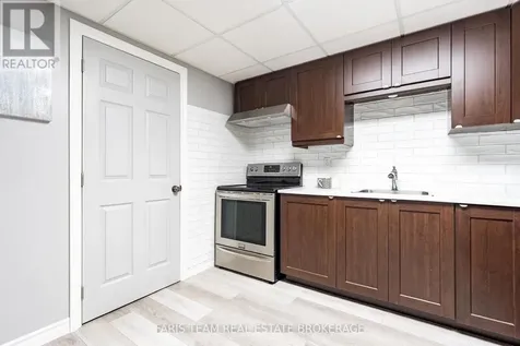 9 Broadpoint Street Wasaga Beach ON L9Z 3B8