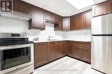 9 Broadpoint Street Wasaga Beach ON L9Z 3B8