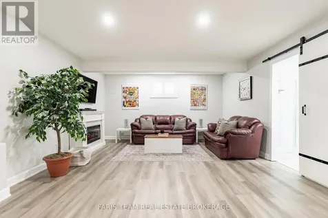 9 Broadpoint Street Wasaga Beach ON L9Z 3B8