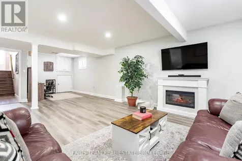 9 Broadpoint Street Wasaga Beach ON L9Z 3B8