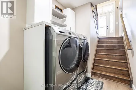 9 Broadpoint Street Wasaga Beach ON L9Z 3B8
