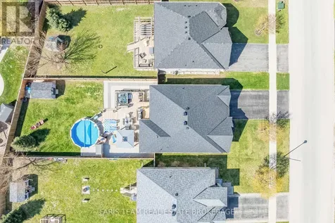 9 Broadpoint Street Wasaga Beach ON L9Z 3B8
