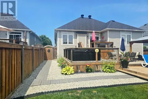 9 Broadpoint Street Wasaga Beach ON L9Z 3B8