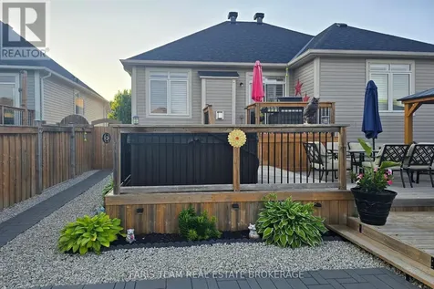 9 Broadpoint Street Wasaga Beach ON L9Z 3B8