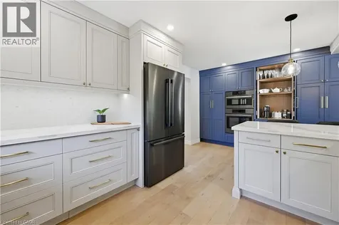 521 Dynes Road Burlington ON L7N 2V1