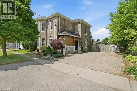86 Oak Street Brantford ON N3T 2B3