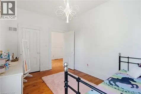 86 Oak Street Brantford ON N3T 2B3