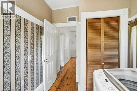 86 Oak Street Brantford ON N3T 2B3